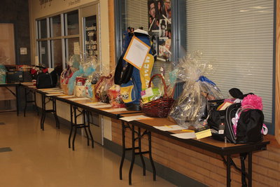 Image: Items for silent auction