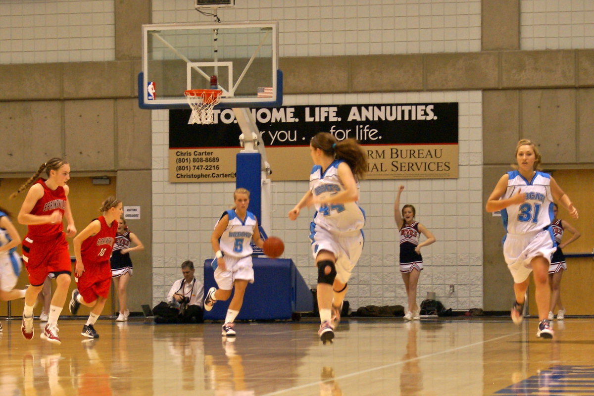 Image: Dannika Webb (#5), Linsey Walker (#44) and Maury Beorchia (#31)