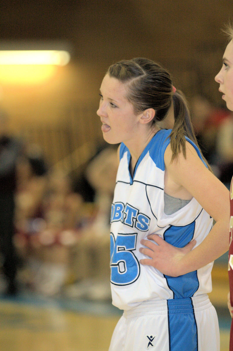 Image: Jessica Duffin (#25) is not happy with a foul call