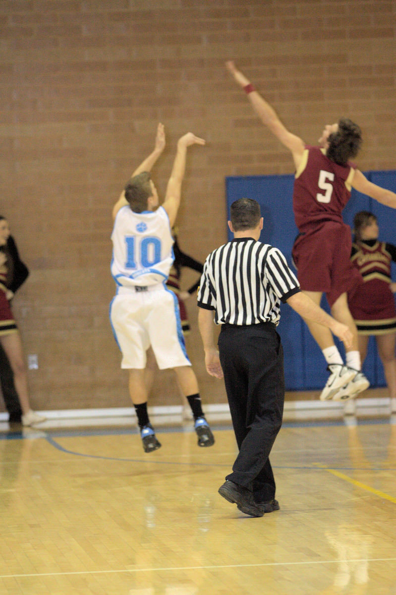 Image: Riley Knowles (#10) hitting one of two 3-pointers