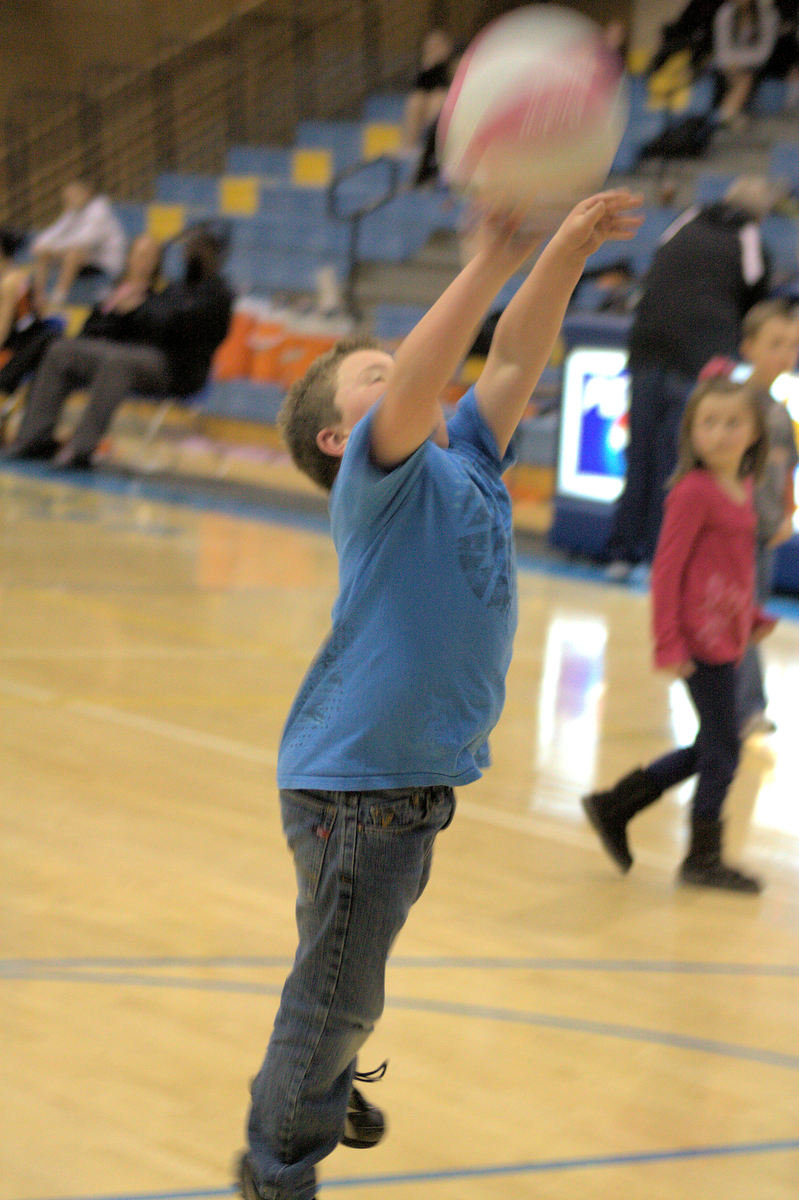 Image: Halftime Fun has the little guys getting in on the action