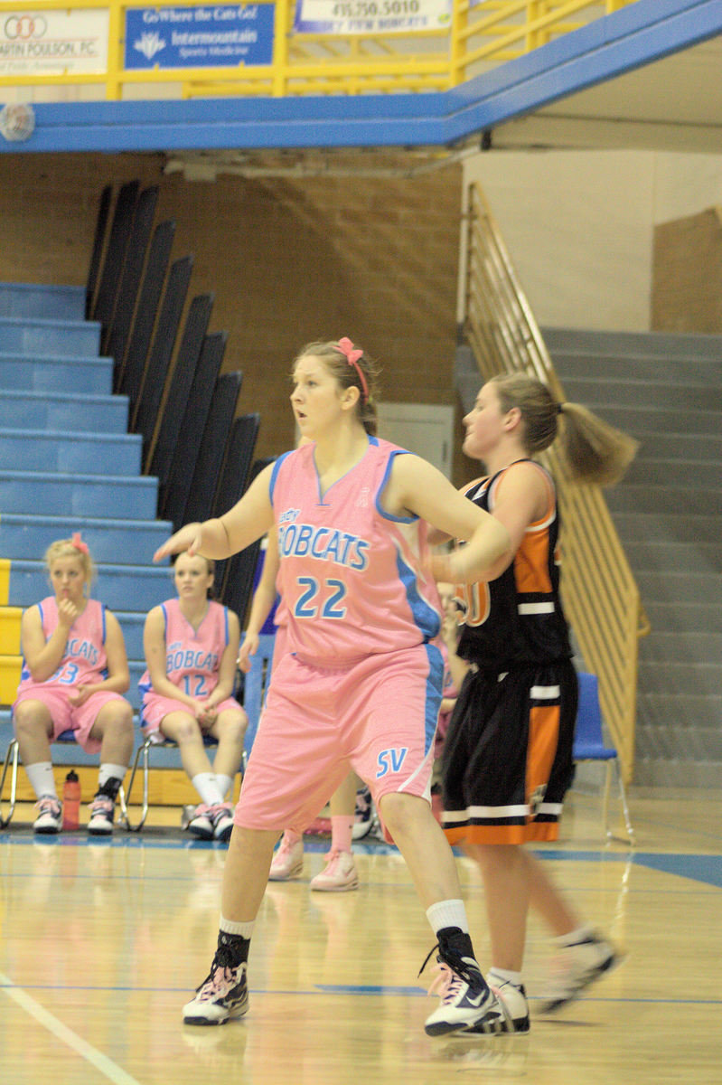 Image: Aimee Green (#22) maintaining the post