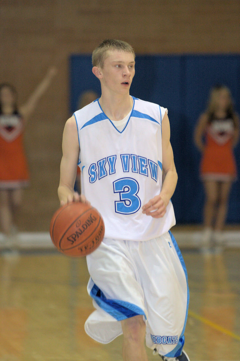 Image: Ty Nielsen (#3) bringing it down the court