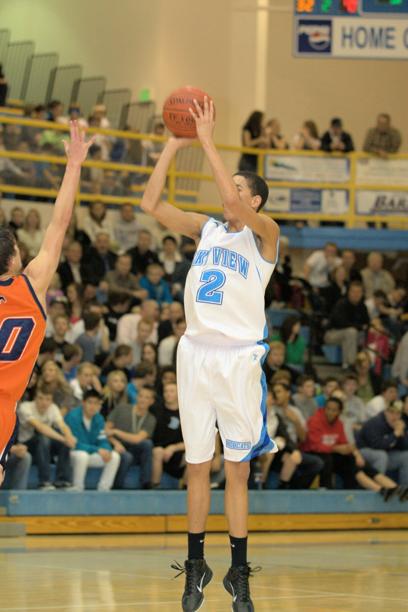 Image: Grayson Moore (#2) with a jump shot