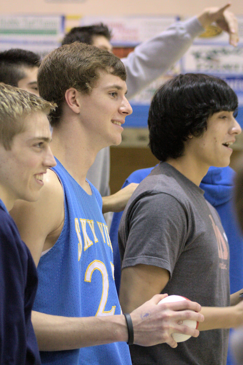 Image: Hayden Miles, ready for the half time ball toss