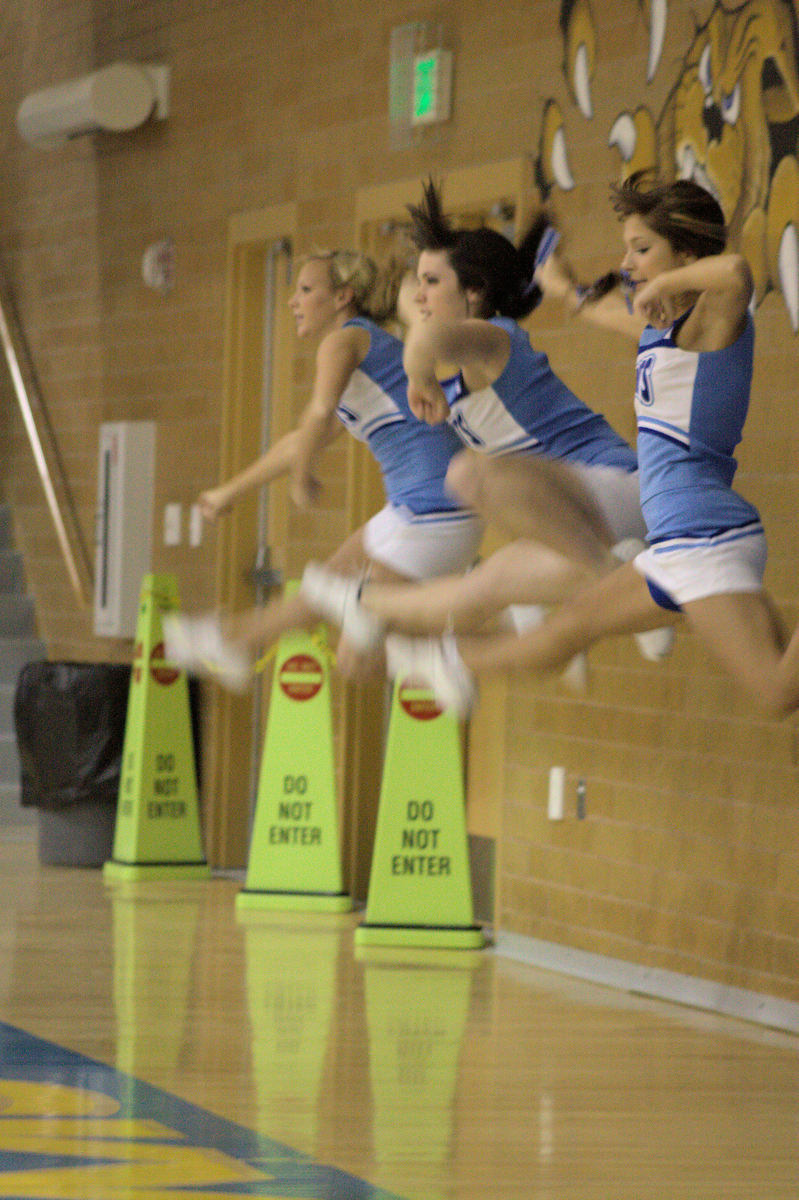 Image: Sky View cheerleaders