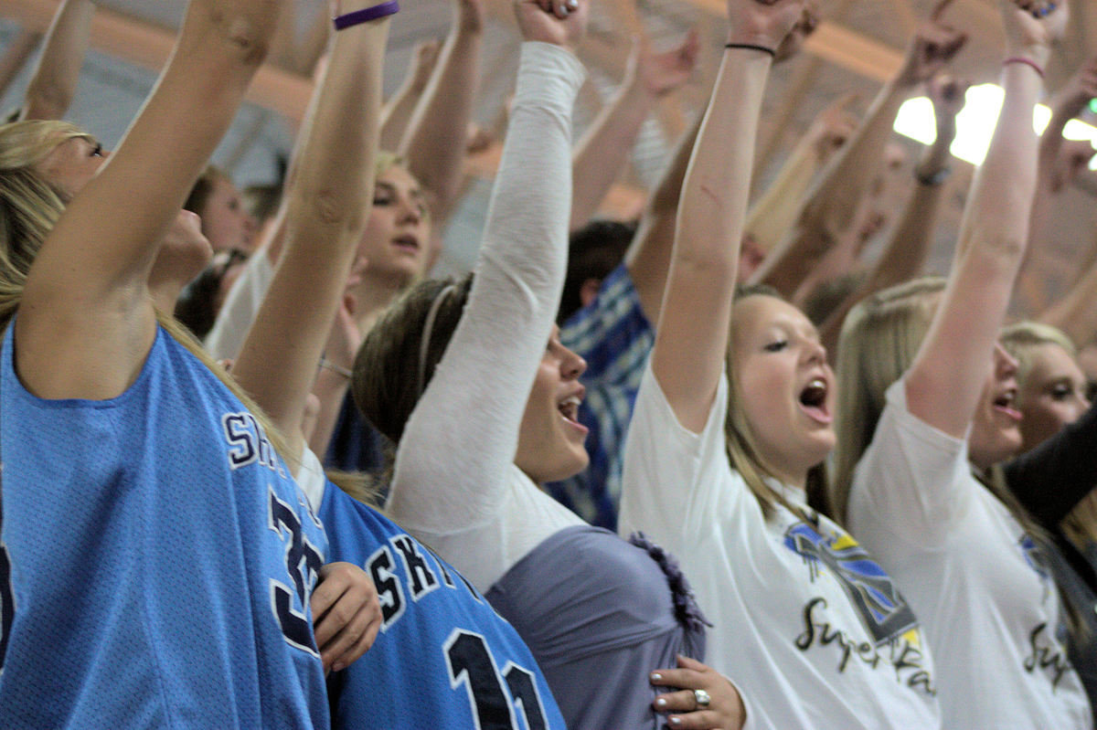 Image: Singing school song after the victory