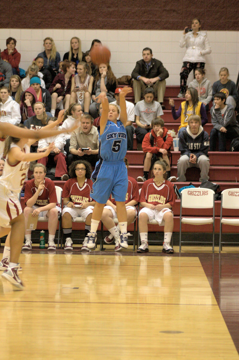 Image: Dannika Webb (#5) — Shoots the jumper