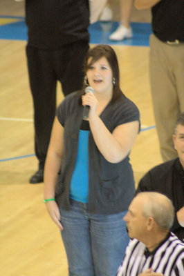 Image: Courtney Smith sings the National Anthem