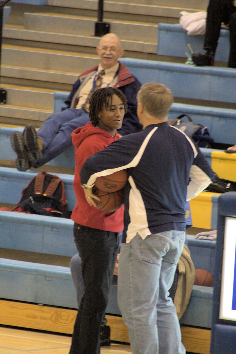 Image: Halftime winner — Halftime lightning winner, Yabitse Wells.