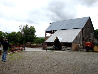 Image: Harvest market barn
