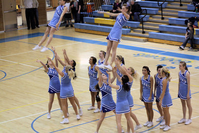 Image: Cheerleaders fly