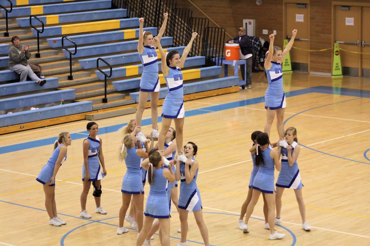 Image: Bobcat Cheerleaders