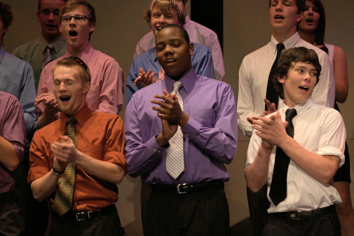 Image: Concert Choir sings “Praise His Holy Name!” by Keith Hampton