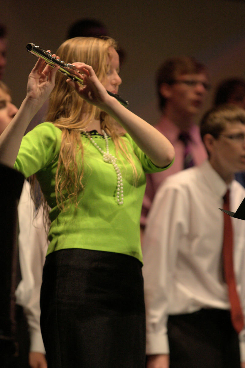 Image: Eliza Done plays a flute solo on “Hine Ma Tov” by Neil Ginsberg